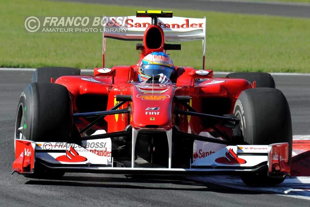 Harakiri Ferrari, kaiser Vettel ringrazia e vince il suo primo Mondiale - Alonso 2010