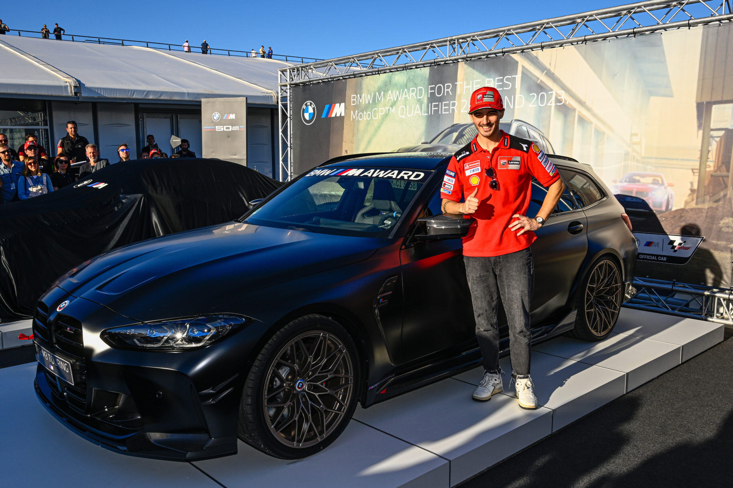 Bagnaia è tornato da Valencia al volante di una BMW - BMW PB