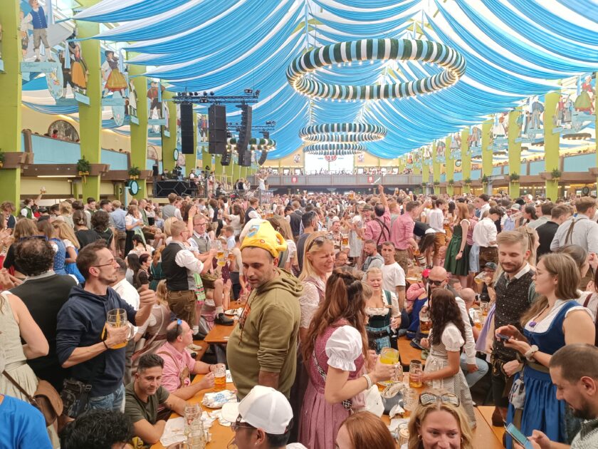 Sesso e samba? No, birra e motori! - 1727181673309